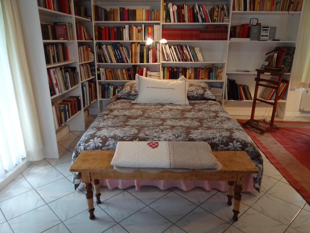 Chateau Mesny Gite Au Fil Des Pages Vic-sur-Seille Luaran gambar