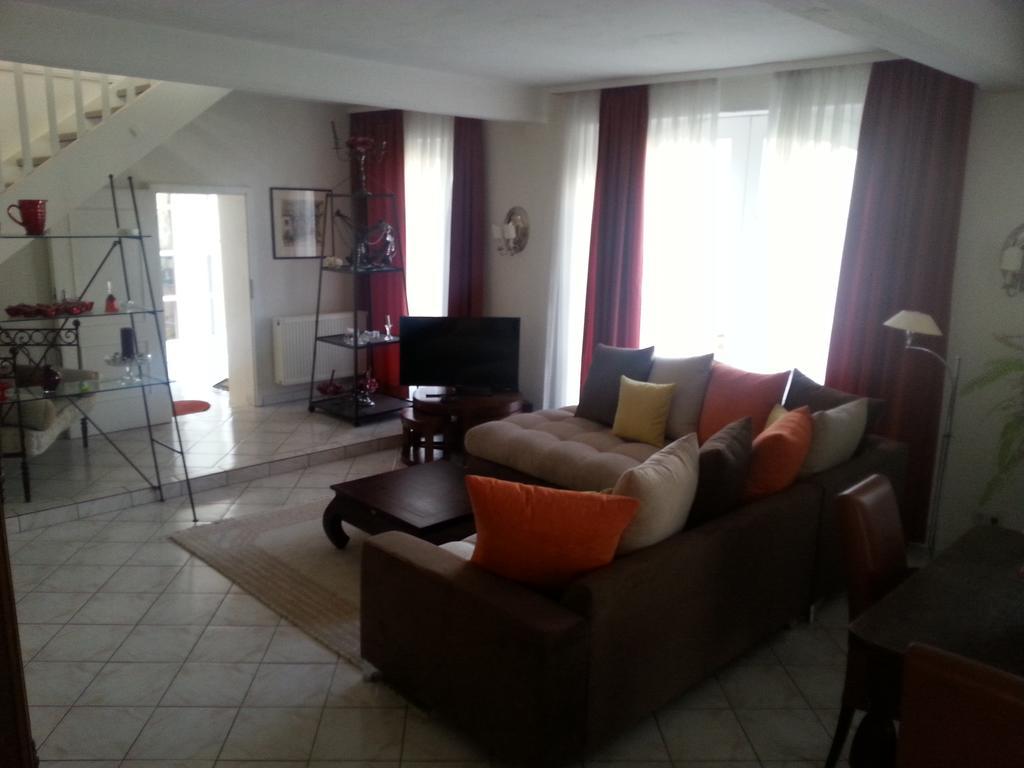 Chateau Mesny Gite Au Fil Des Pages Vic-sur-Seille Luaran gambar