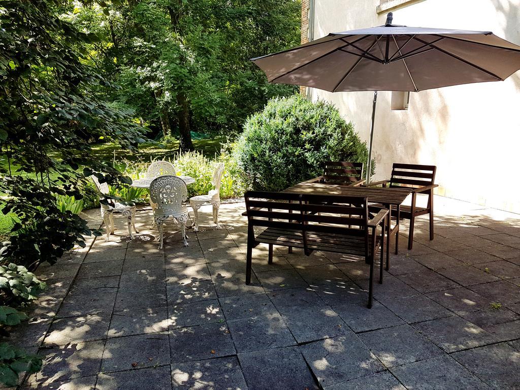 Chateau Mesny Gite Au Fil Des Pages Vic-sur-Seille Luaran gambar